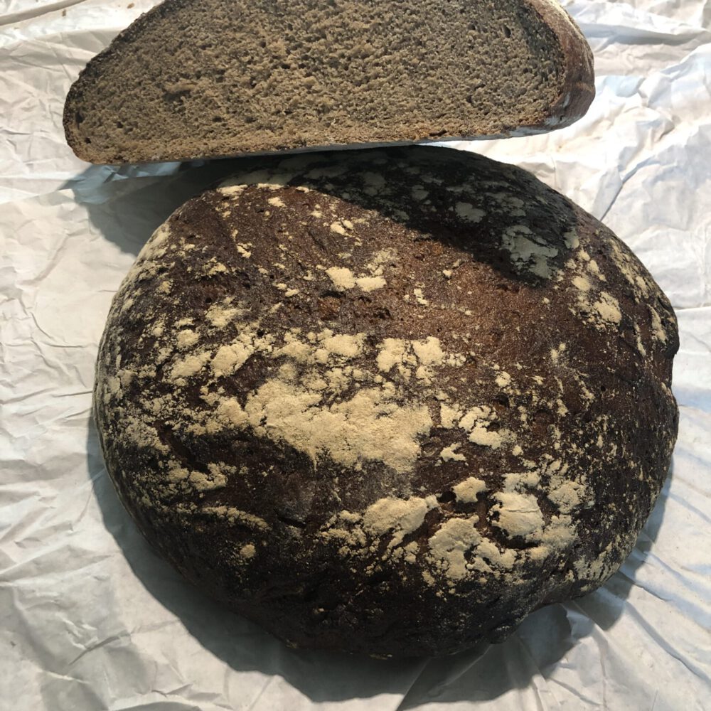 Roggenmischbrot mit Kruste